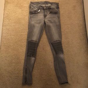 Grey, zipper detailed stretch jeans